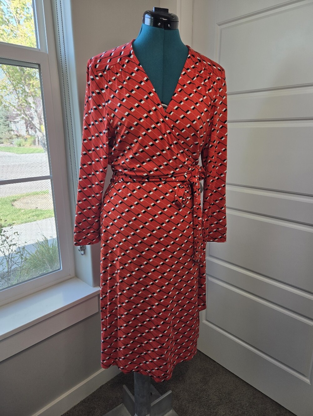 LANDS' END TRUE WRAP DRESS MIDI RED GEOMETRIC PRINT WOMEN MEDIUM 10-12 CAREER